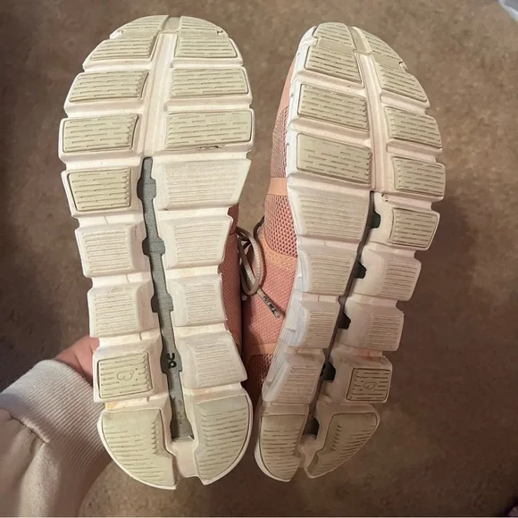 On Running Cloud 5 Rose Shell Running Shoes Size 8 Women's - Picture 5 of 7
